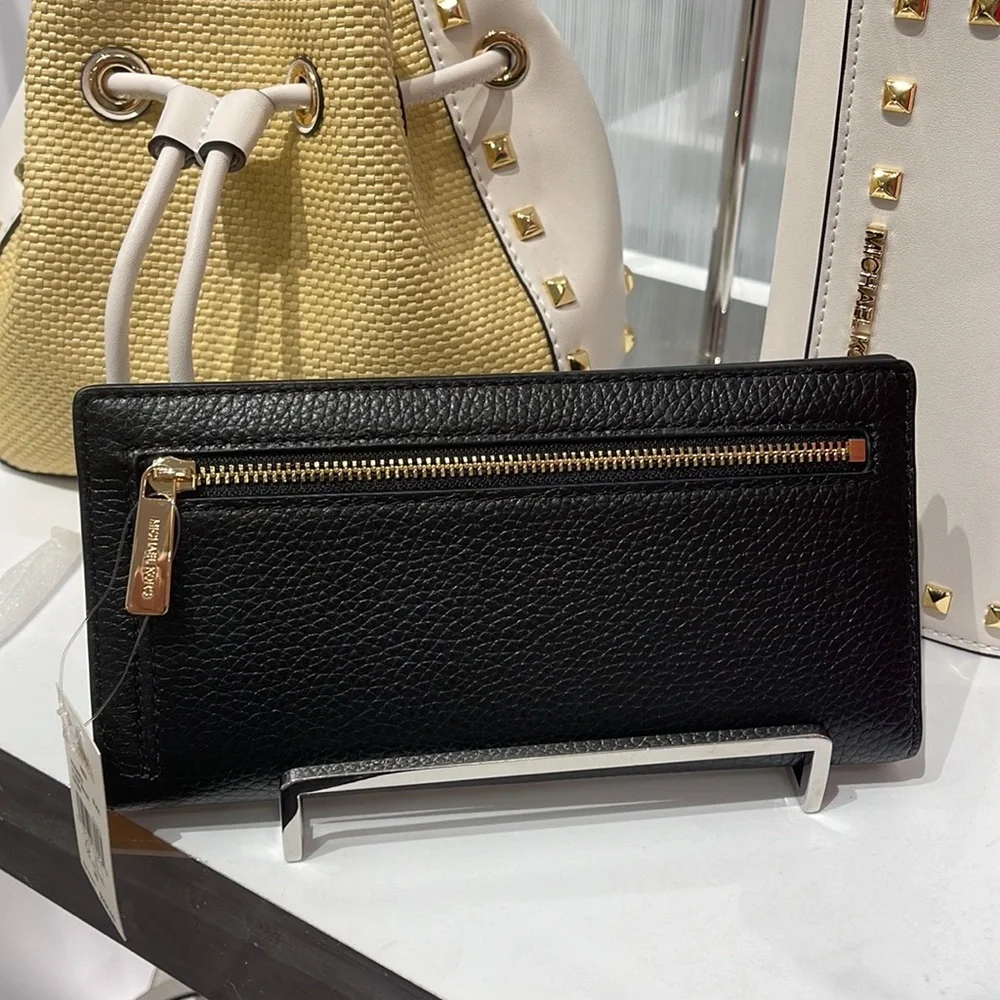 MICHAEL KORS
Reed Large Pebbled Leather Snap Wallet
Style# 35S3G6RE3L
Black 
NWT - Picture 6 of 16